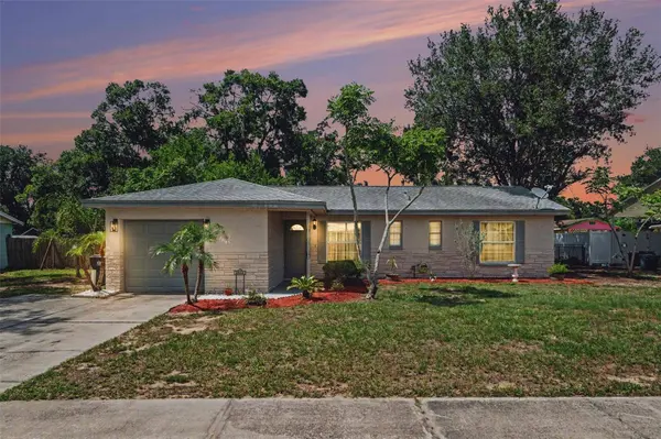 2022 LANCE CT, Dover, FL 33527