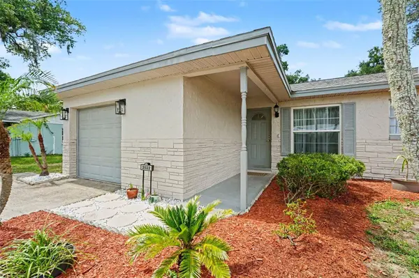 2022 LANCE CT, Dover, FL 33527