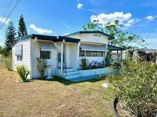 1611 BLUE LAKE DR, Lakeland, FL 33801