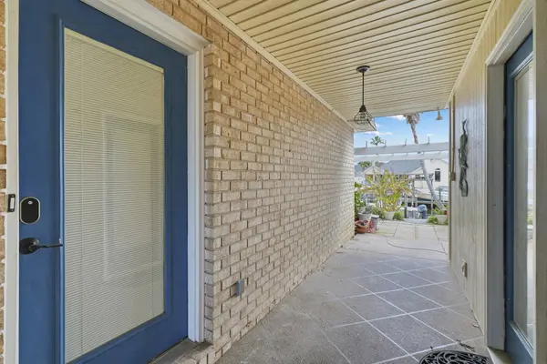 1148 Sunset LN, Gulf Breeze, FL 32563