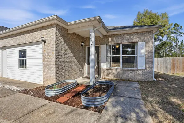 2457 S Lakeview DR, Crestview, FL 32536