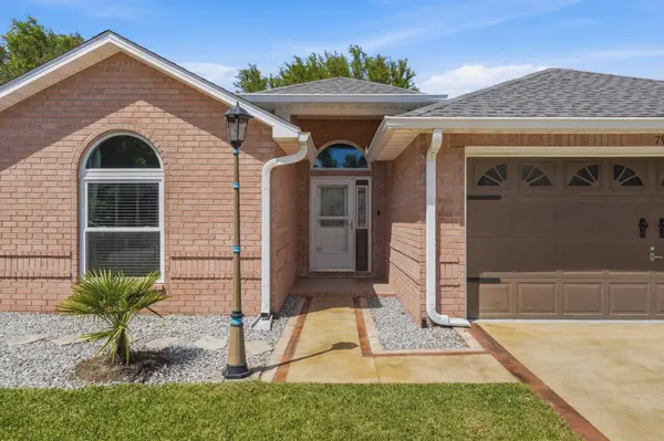 7983 Lola CIR, Navarre, FL 32566