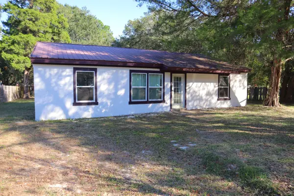 174 Aero DR, Defuniak Springs, FL 32433