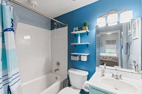 8575 Gulf BLVD #UNIT 601, Navarre, FL 32566