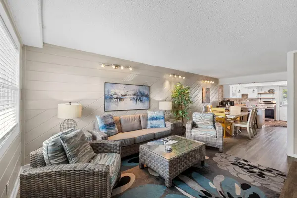885 Santa Rosa BLVD #101