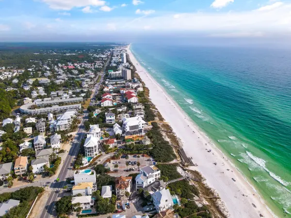 feature image of 7 Reasons People Are Moving to Santa Rosa Beach