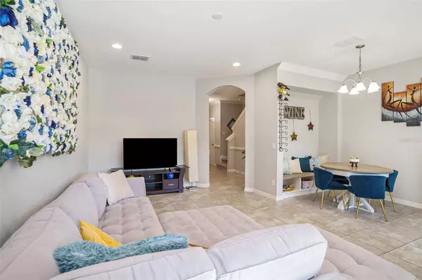 1603 VINEYARD LN, Oldsmar, FL 34677