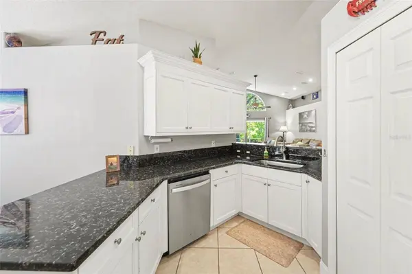 12324 GLENFIELD AVE, Tampa, FL 33626