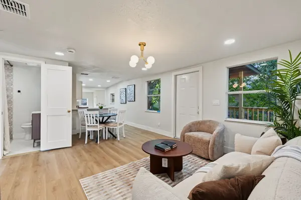 8713 N EDISON AVENUE, Tampa, FL 33604