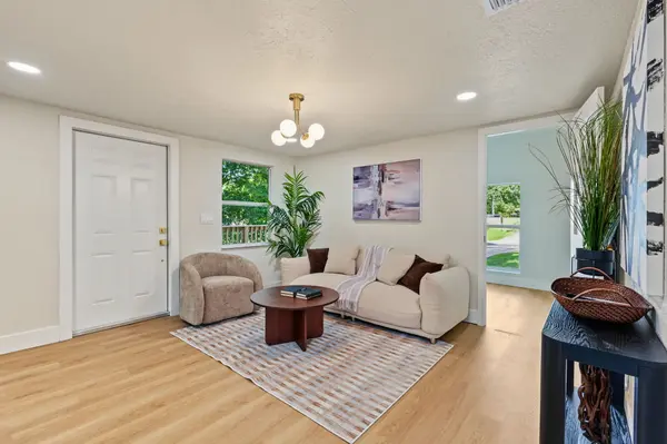 8713 N EDISON AVENUE, Tampa, FL 33604