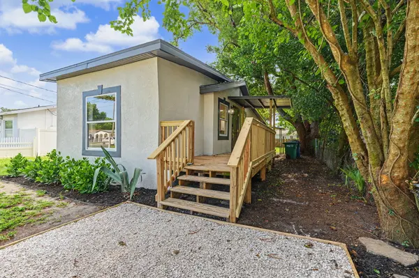 8713 N EDISON AVENUE, Tampa, FL 33604