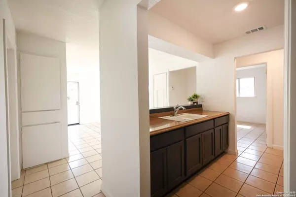 3258 Twining, San Antonio, TX 78211