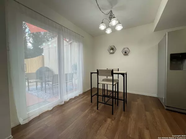 8112 Scottshill, San Antonio, TX 78209