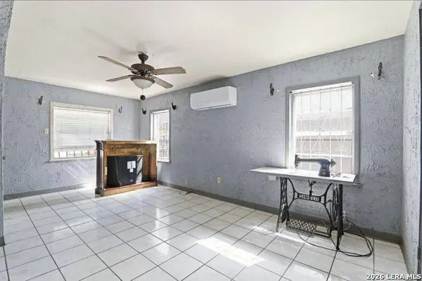 1366 W VILLARET BLVD, San Antonio, TX 78224