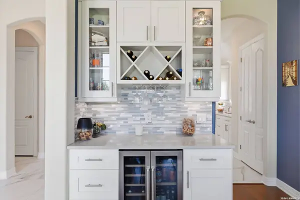 9015 TUSCAN HILLS DR, Garden Ridge, TX 78266
