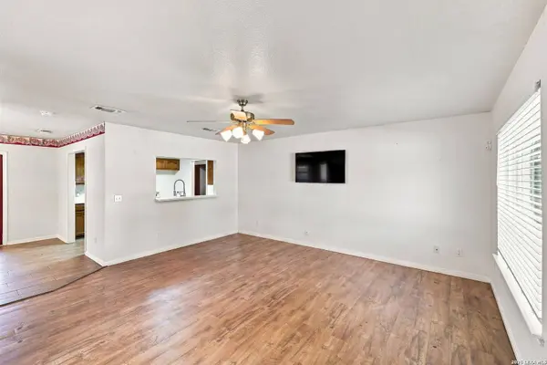 15 SHADOW CIR, New Braunfels, TX 78130