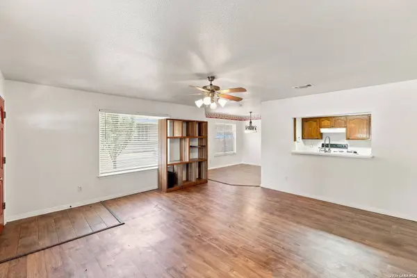 15 SHADOW CIR, New Braunfels, TX 78130