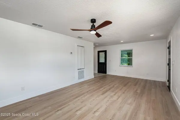 3812 Lucerne AVE, Mims, FL 32754