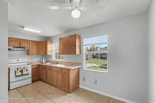 808 Cedar DR, Melbourne, FL 32901