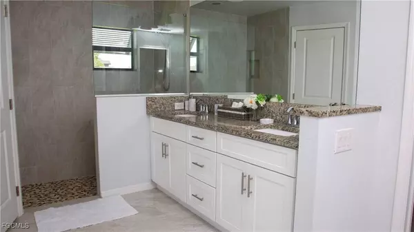 503 SW 11th CT, Cape Coral, FL 33991