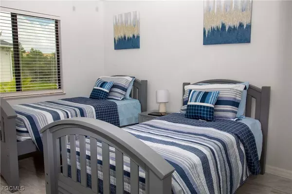 503 SW 11th CT, Cape Coral, FL 33991