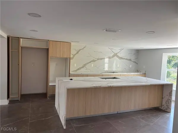 3784 Coquina DR, Sanibel, FL 33957