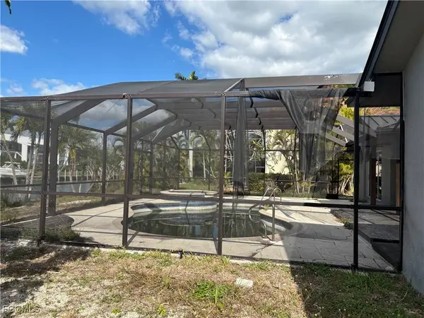 888 Limpet DR, Sanibel, FL 33957