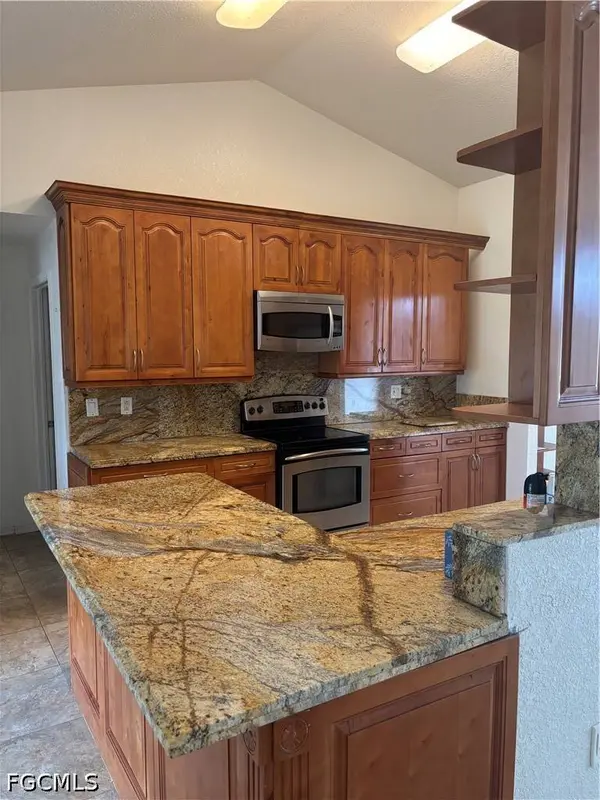 20 Hampton AVE, Lehigh Acres, FL 33936