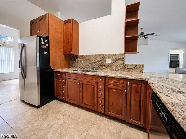 20 Hampton AVE, Lehigh Acres, FL 33936
