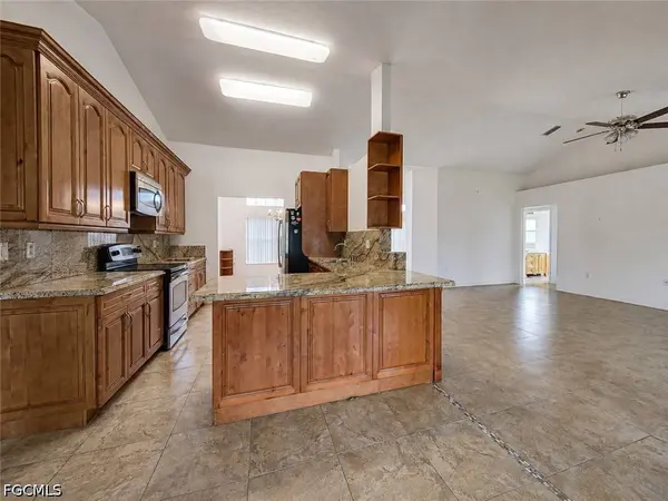 20 Hampton AVE, Lehigh Acres, FL 33936
