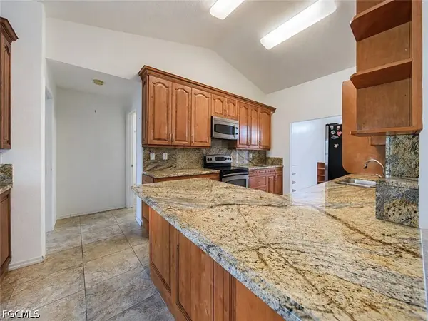 20 Hampton AVE, Lehigh Acres, FL 33936