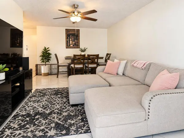 3001 NW 4th TER #150, Pompano Beach, FL 33064
