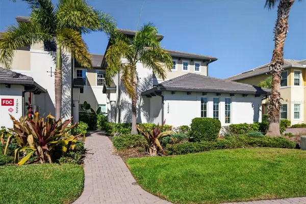 1254 RIVERSCAPE ST #D, Bradenton, FL 34208