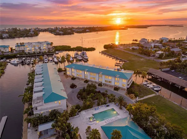 8284 HARBORSIDE CIR #8284