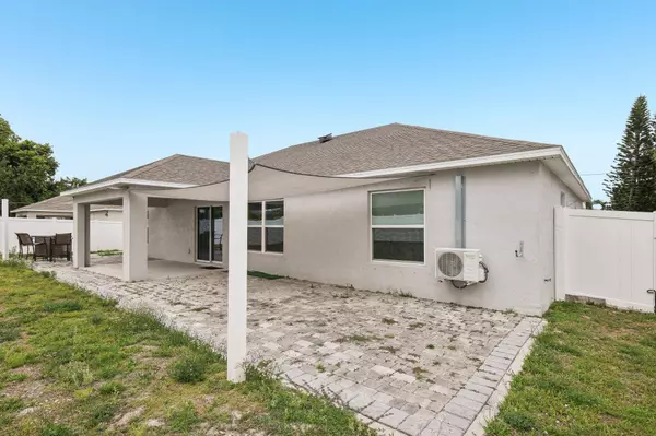 1534 SW Jacksonville AVE, Port Saint Lucie, FL 34953