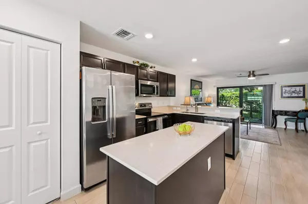 5025 Genove PL, Riviera Beach, FL 33410