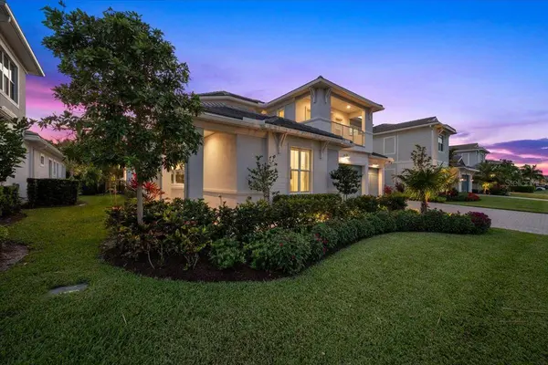 9236 CRESTVIEW CIR, Palm Beach Gardens, FL 33412