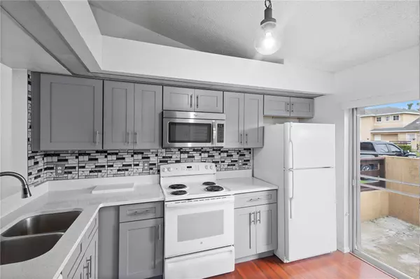 3125 SANDY SHORE LN, Kissimmee, FL 34743