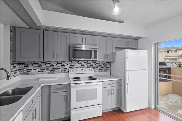 3125 SANDY SHORE LN, Kissimmee, FL 34743