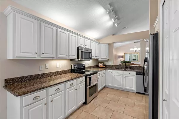 1020 E PEBBLE BEACH CIR, Winter Springs, FL 32708