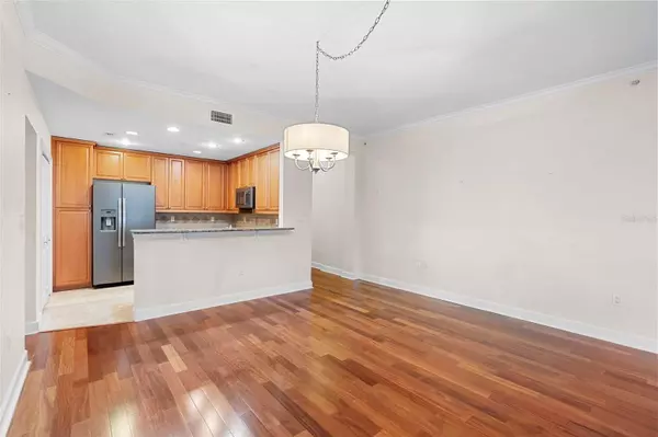 630 VASSAR ST #2204, Orlando, FL 32804