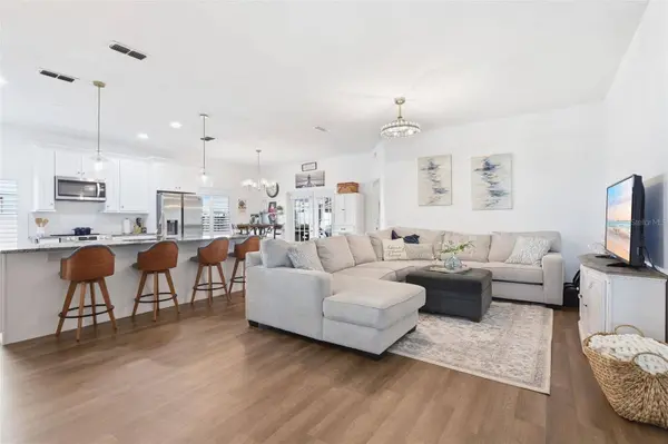 1043 KELLY CREEK CIR, Oviedo, FL 32765