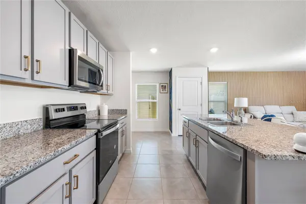37247 KINGS CROWN DR, Zephyrhills, FL 33541