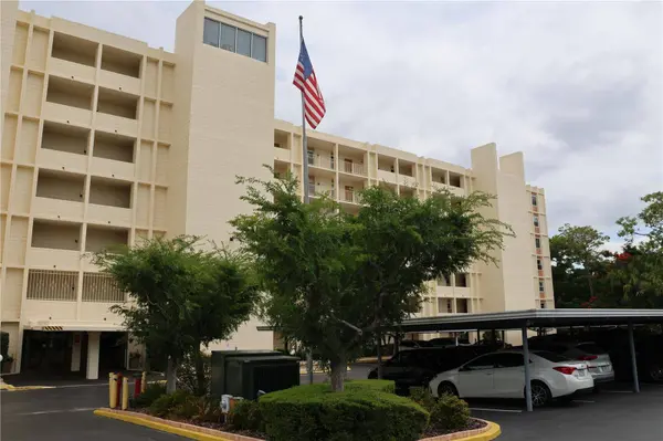 700 MIRROR TER NW #303, Winter Haven, FL 33881