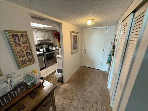 700 MIRROR TER NW #303, Winter Haven, FL 33881