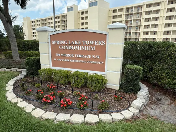 700 MIRROR TER NW #303, Winter Haven, FL 33881