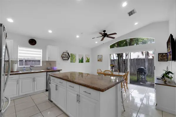 1917 SE 14th Ct, Homestead, FL 33035