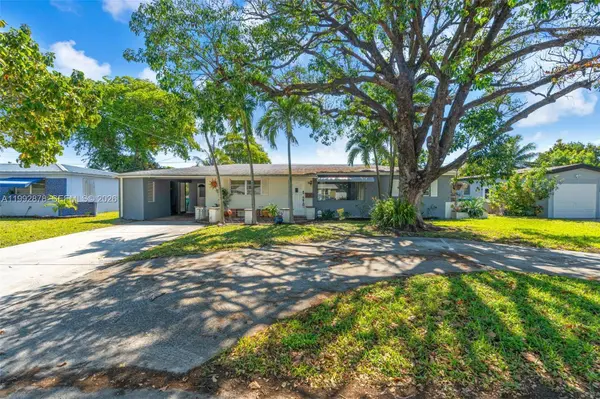 2221 Alcazar Dr, Miramar, FL 33023