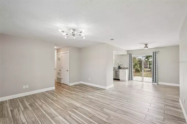 6570 COLISEUM BLVD, Port Charlotte, FL 33981