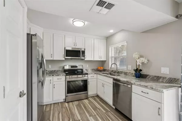 6570 COLISEUM BLVD, Port Charlotte, FL 33981